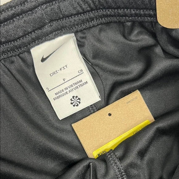NWT Boys Small Nike Black and White Athletic Shorts - Picture 2 of 7